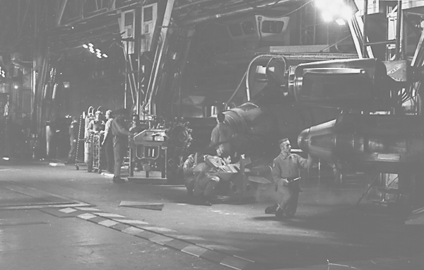 File:Handbook Art Flight Deck 3.png